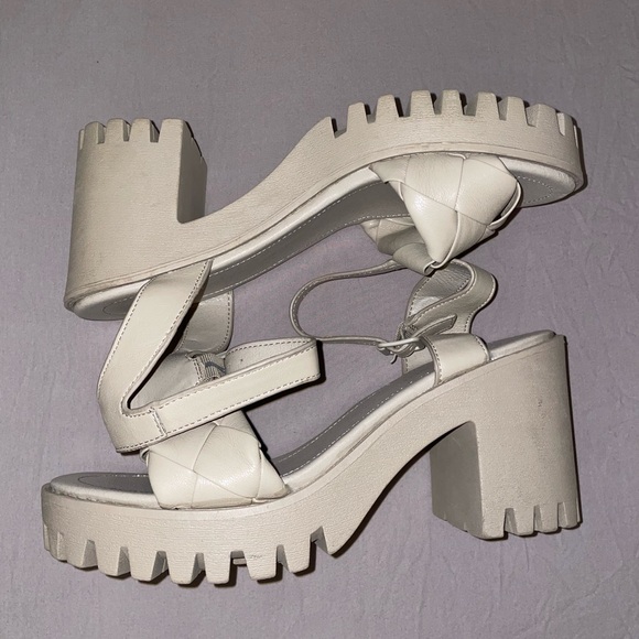 NWOT Madden Girl Sense Sand Color Platform Pleather Sandals Size 10 ⭐️ - Picture 3 of 6